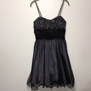 Short embellished spaghetti strap evening wear